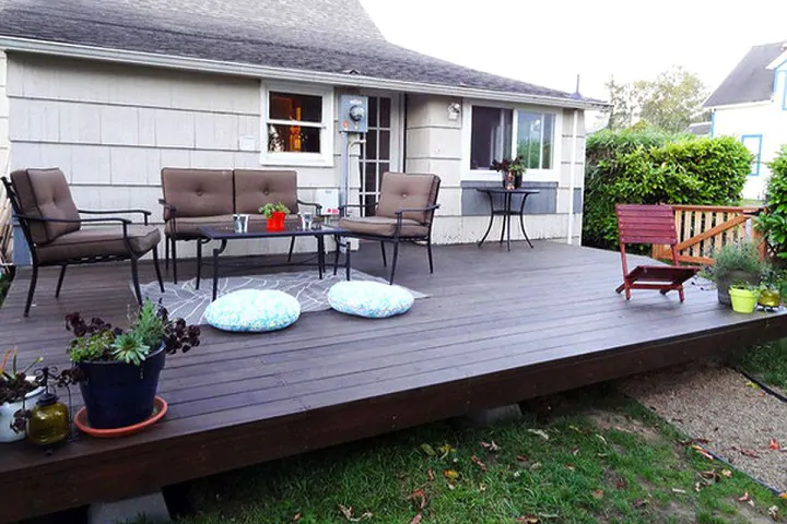 The Pros and Cons of Floating Decks - Thornton Deck Builders