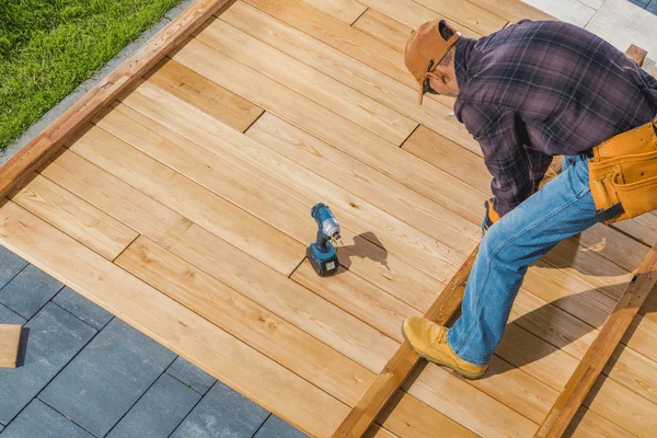 Small Deck Construction - All Pro Thornton Deck Builders